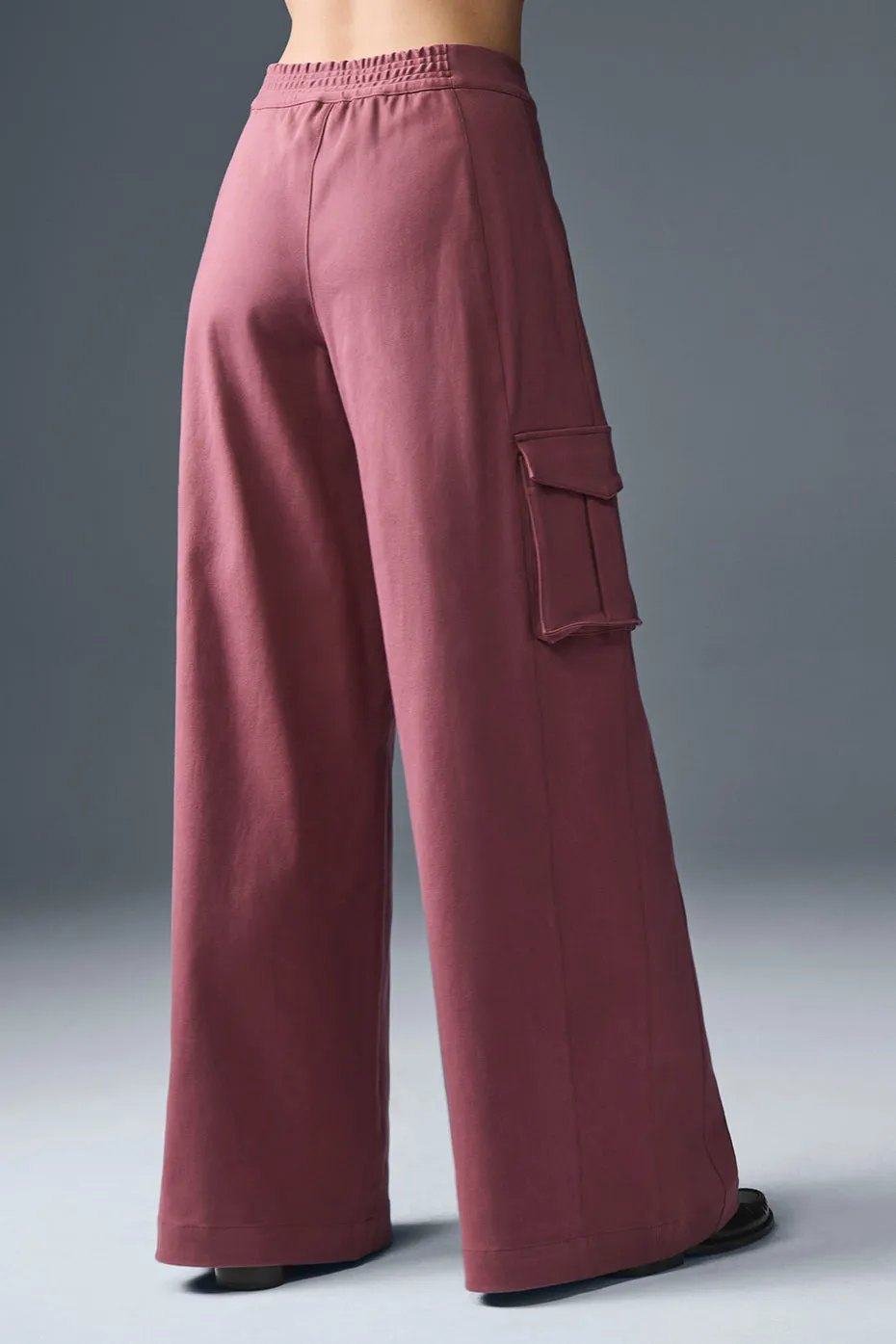 Show Off Cargo Wide Leg Trouser (Regular) - Burgundy Truffle sold by Alo Yoga product image thumbnail 4