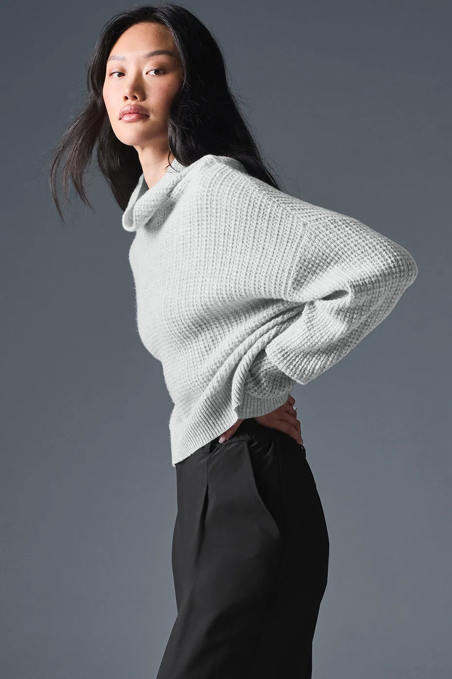 Cashmere Plush Waffle Turtleneck Pullover - Athletic Heather Grey sold by Alo Yoga product image thumbnail 4