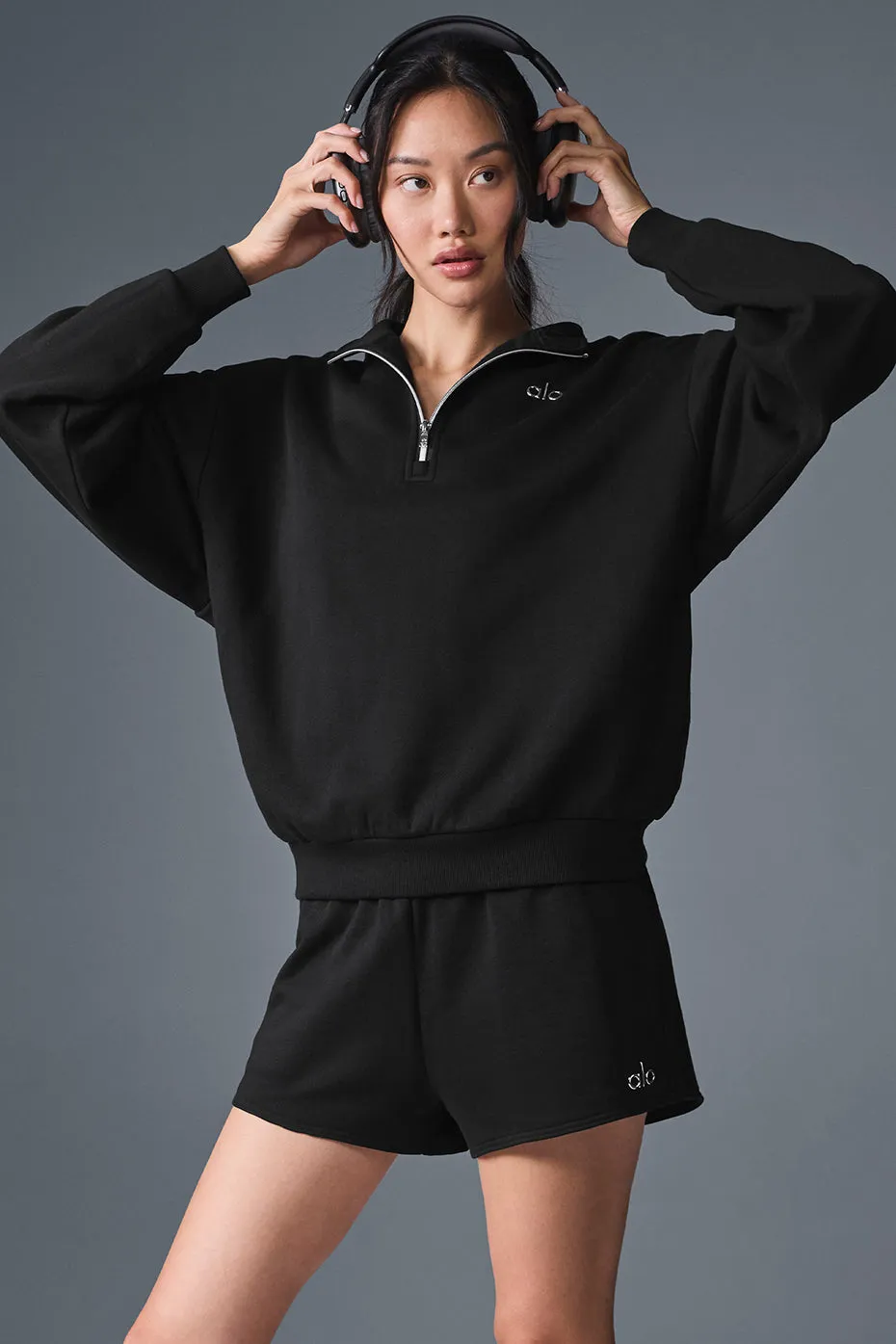 Accolade Short - Black sold by Alo Yoga product image thumbnail 4