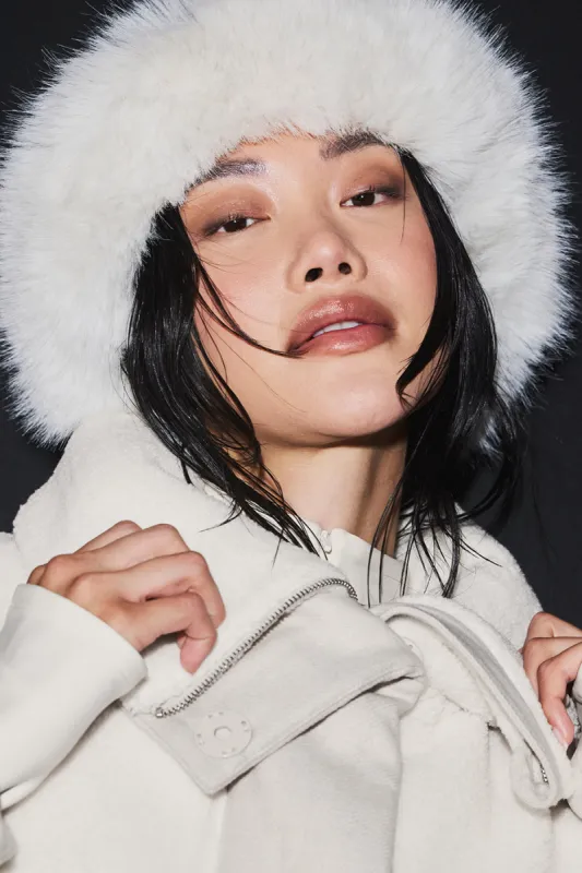 Courchevel Cashmere Faux Fur Beanie - Ivory sold by Alo Yoga