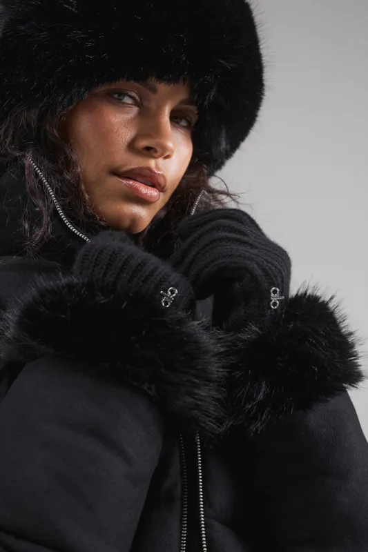 Courchevel Cashmere Gloves - Black sold by Alo Yoga