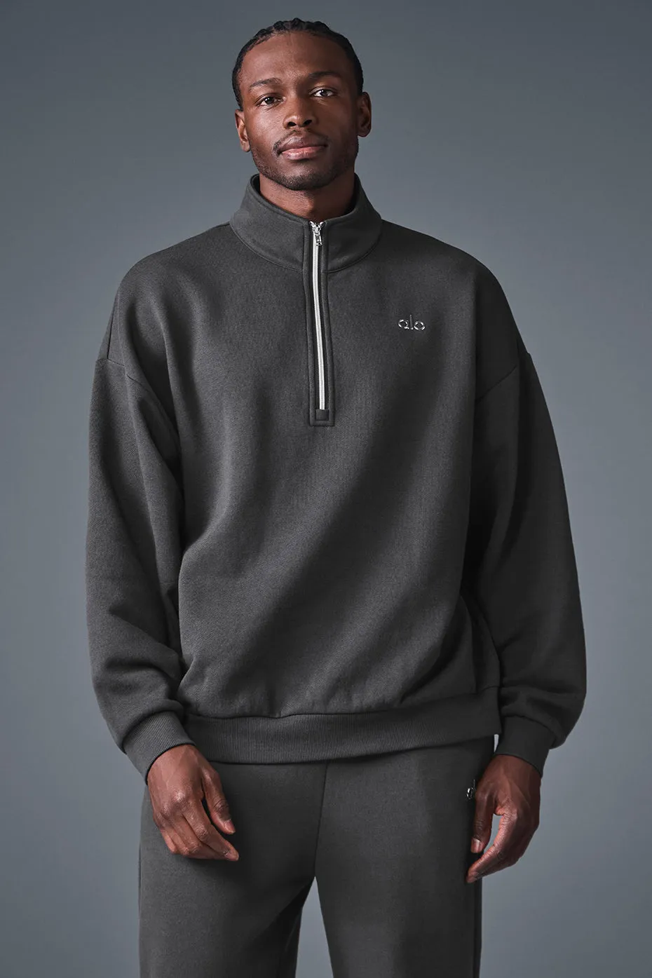 Accolade 1/4 Zip Pullover - Anthracite sold by Alo Yoga