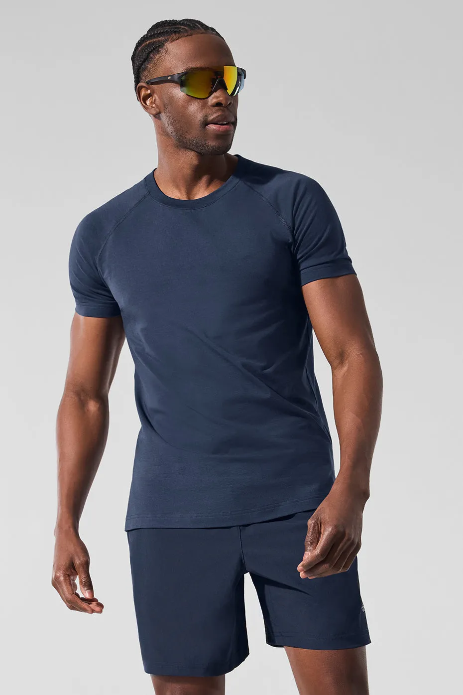 Alo Vapor Crewneck Short Sleeve - Navy sold by Alo Yoga