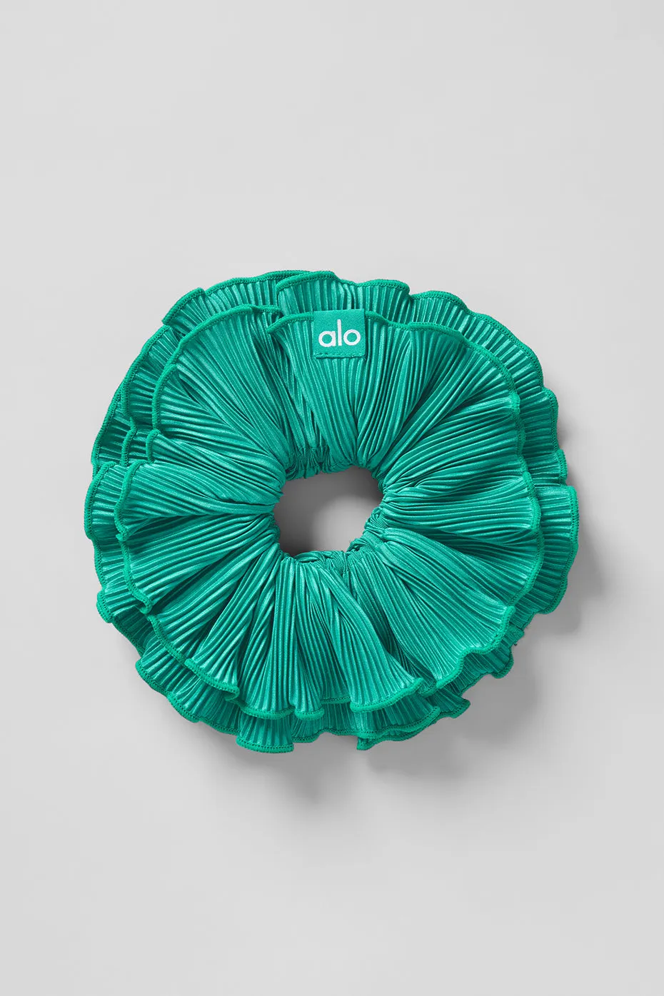 Micro Plisse Oversize Scrunchie - Spruce Green sold by Alo Yoga