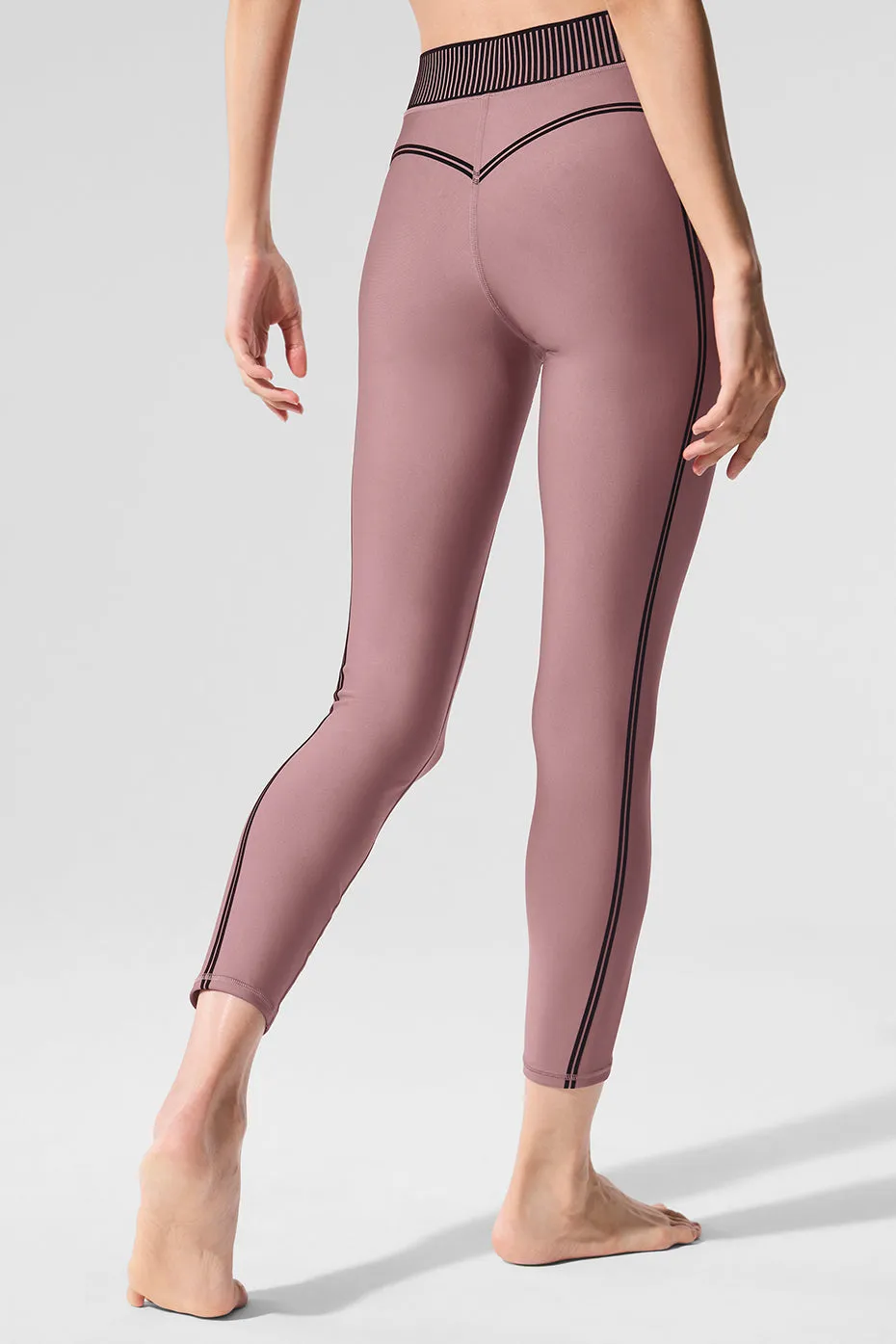 Airlift High-Waist 7/8 Line Up Legging - Smoky Quartz sold by Alo Yoga product image thumbnail 3