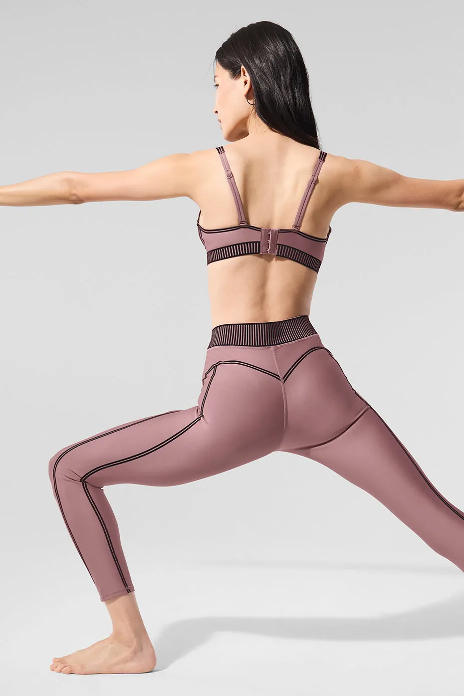 Airlift High-Waist 7/8 Line Up Legging - Smoky Quartz sold by Alo Yoga product image thumbnail 5