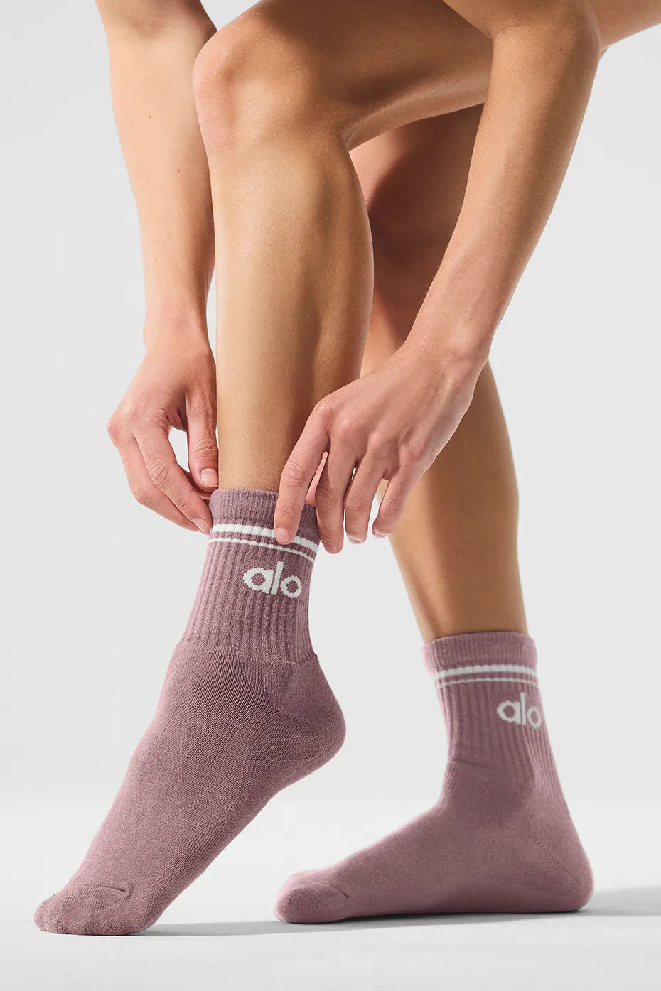 Unisex Half-Crew Throwback Sock - Smoky Quartz/White sold by Alo Yoga product image thumbnail 2
