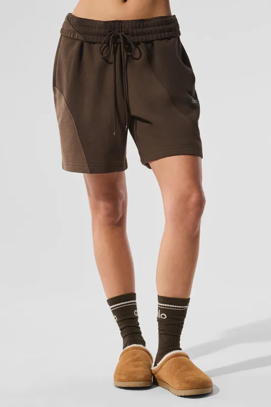 7" Make Waves Short - Espresso Tonal sold by Alo Yoga