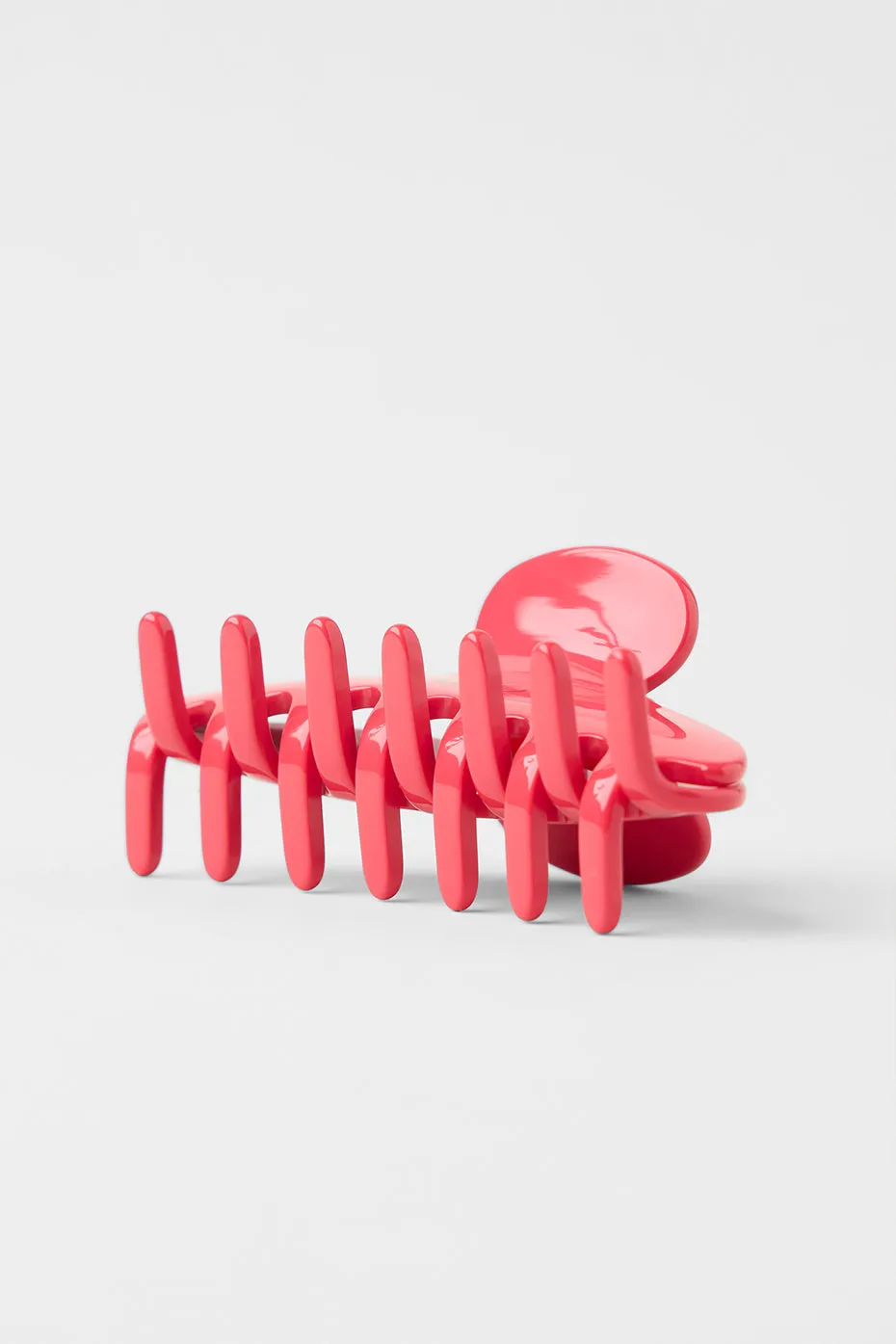 90'S Claw Clip - Candy Red sold by Alo Yoga product image thumbnail 4
