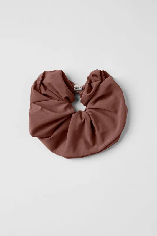 Bead It Oversized Scrunchie - Chestnut sold by Alo Yoga