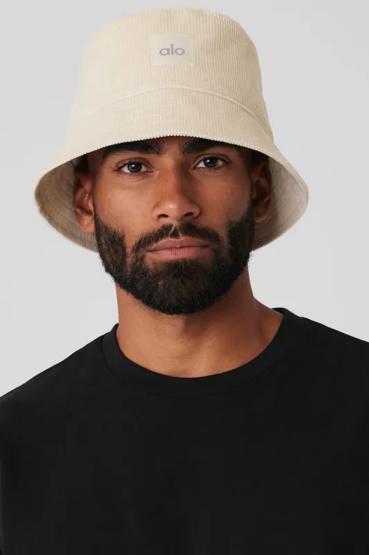 【Alo Yoga】Foxy Sherpa Bucket Hat Foxy Sherpa Bucket Hat - Camel | ALO