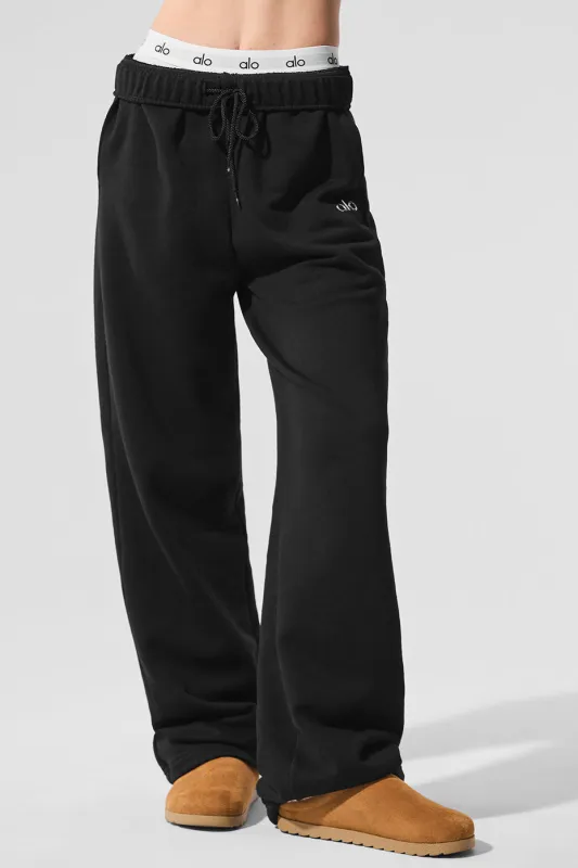 ALO | Accolade Straight Leg Sweatpant in Black, Size: Medium sold by Alo Yoga