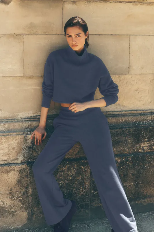 Serenity Wide Leg Sweatpant - Bluestone made by Alo Yoga