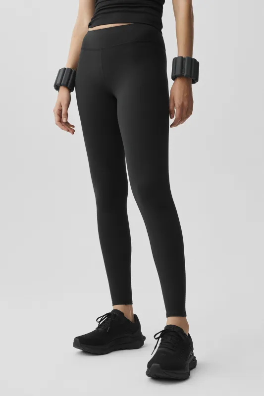 Airbrush Mid-Rise Legging - Black made by Alo Yoga