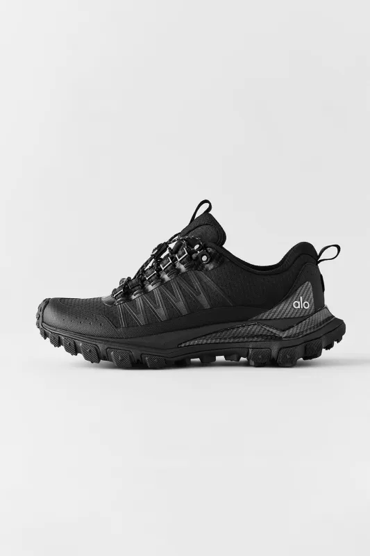 ALO Trail - Black made by Alo Yoga