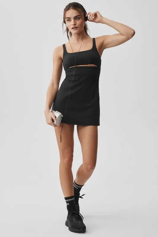 Slice Tennis Dress - Black made by Alo Yoga