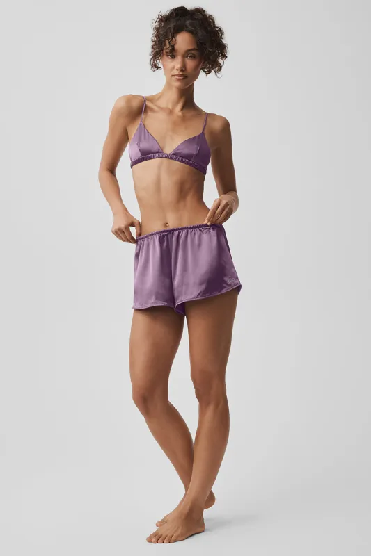 Silk Luminous Short - Plum Kiss made by Alo Yoga
