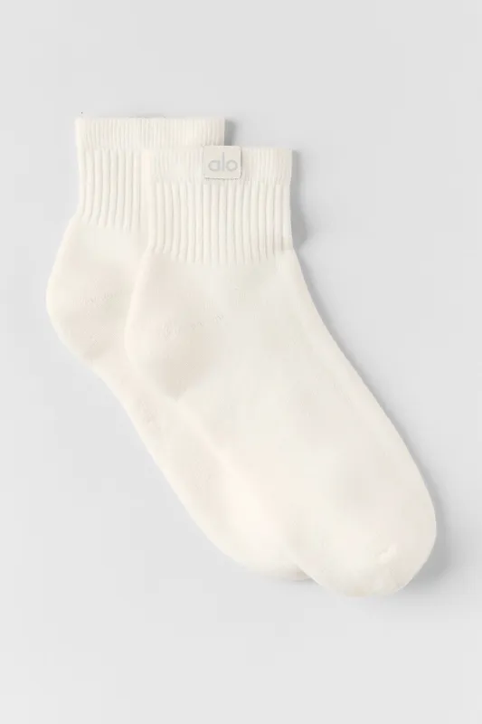 Quarter Crew Street Sock - Ivory made by Alo Yoga