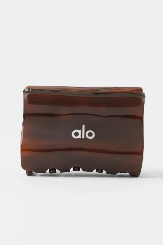 Effortless Claw Clip - Brown Tortoise made by Alo Yoga