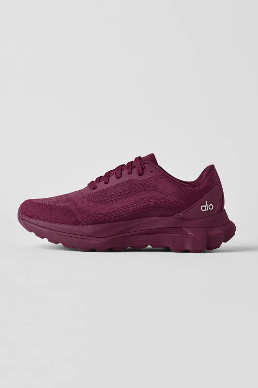 ALO Runner - Burgundy made by Alo Yoga