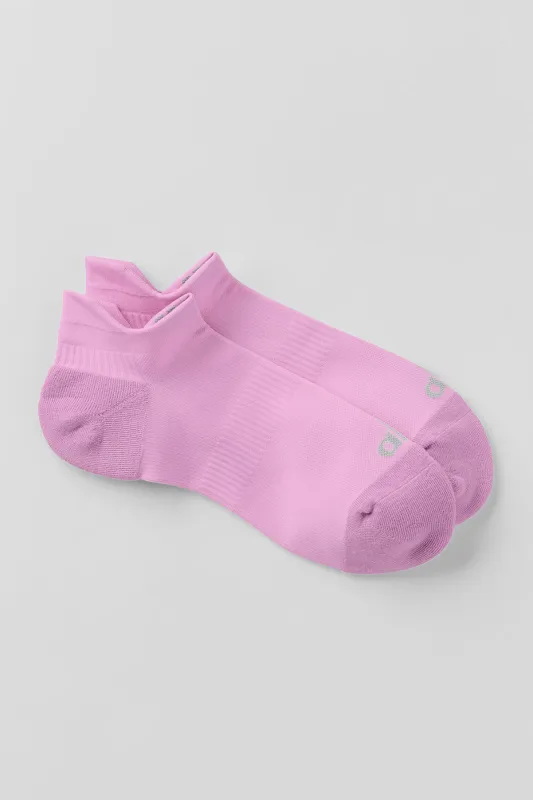 Unisex Performance Tab Sock - Candy Heart Pink made by Alo Yoga