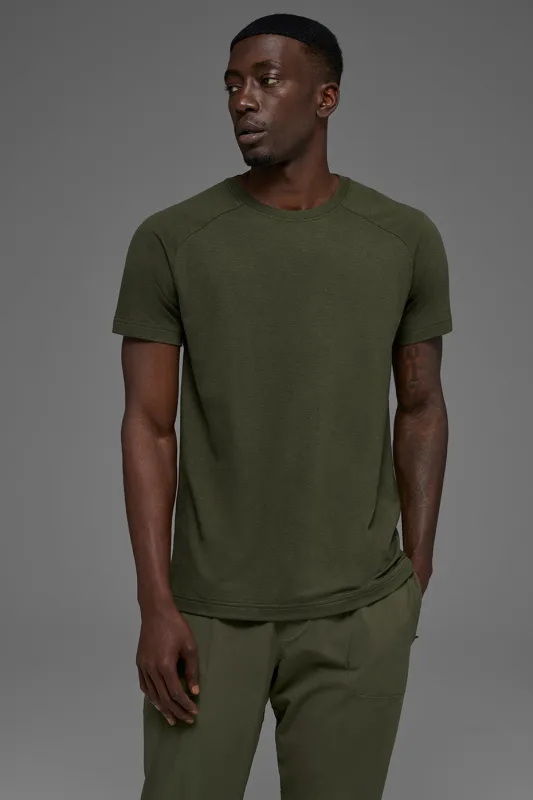 Triumph Raglan Tee - Green Olive made by Alo Yoga