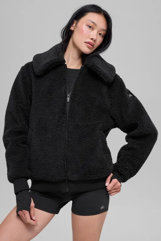 Sherpa Downtown Jacket - Black made by Alo Yoga