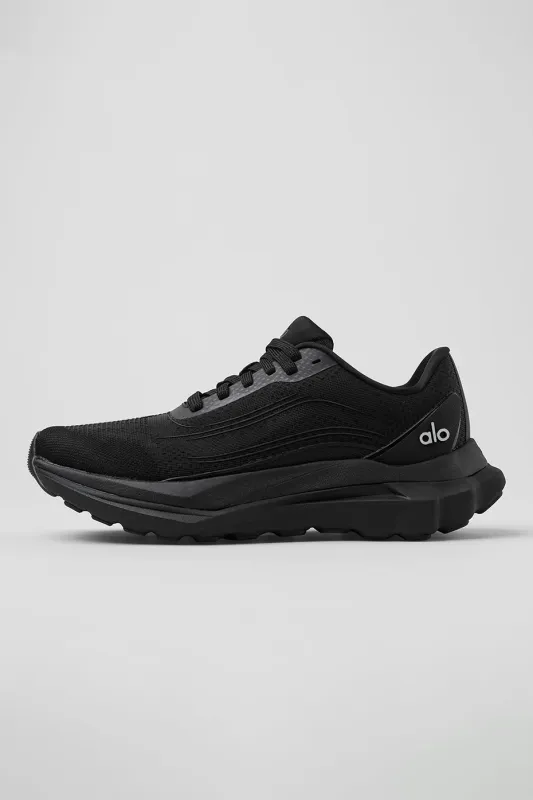 ALO Runner - Black/Black made by Alo Yoga