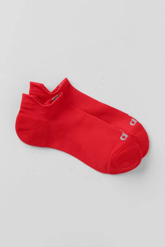 Unisex Performance Tab Sock - Bright Red made by Alo Yoga