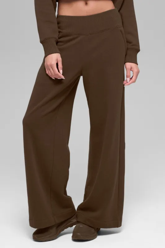 Serenity Wide Leg Sweatpant - Espresso made by Alo Yoga