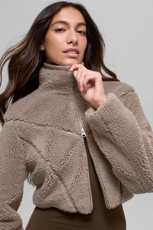 Sherpa Cropped Slope Side Jacket - Chai Latte made by Alo Yoga