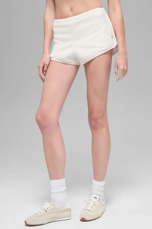 Polar Fleece Retreat Short - Ivory made by Alo Yoga