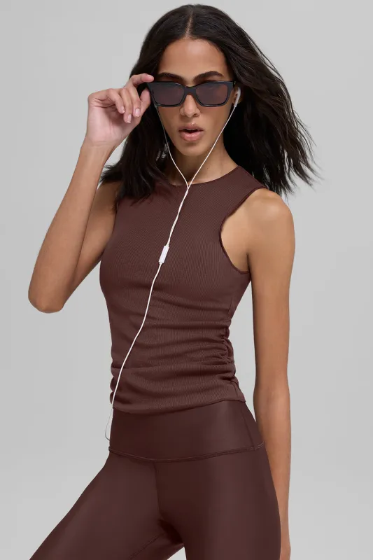 Ribbed En Pointe Tank - Brownstone made by Alo Yoga