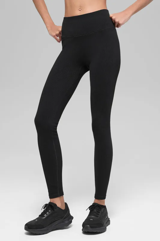 Seamless High-Waist Two Tone Rib Legging - Black made by Alo Yoga