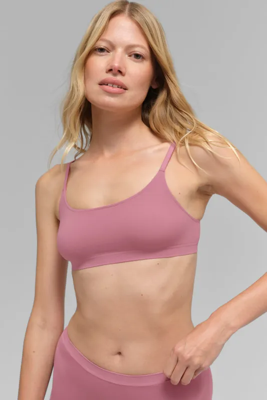 Sheer Glow Bra - Pink Wild Rose made by Alo Yoga