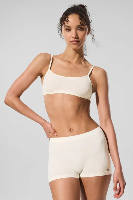 Sheer Glow Boyshort - Ivory made by Alo Yoga