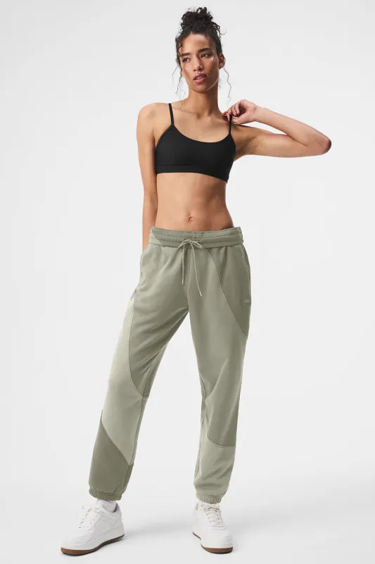 Make Waves Sweatpant - Limestone Tonal made by Alo Yoga