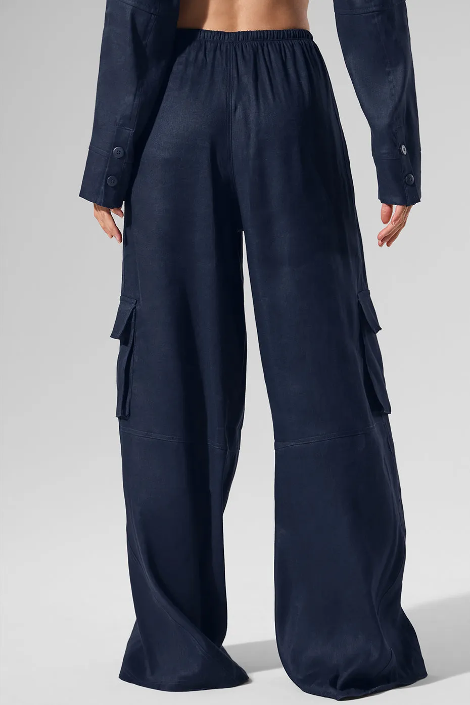 Linen Getaway Cargo Wide Leg Pant - Navy sold by Alo Yoga product image thumbnail 4
