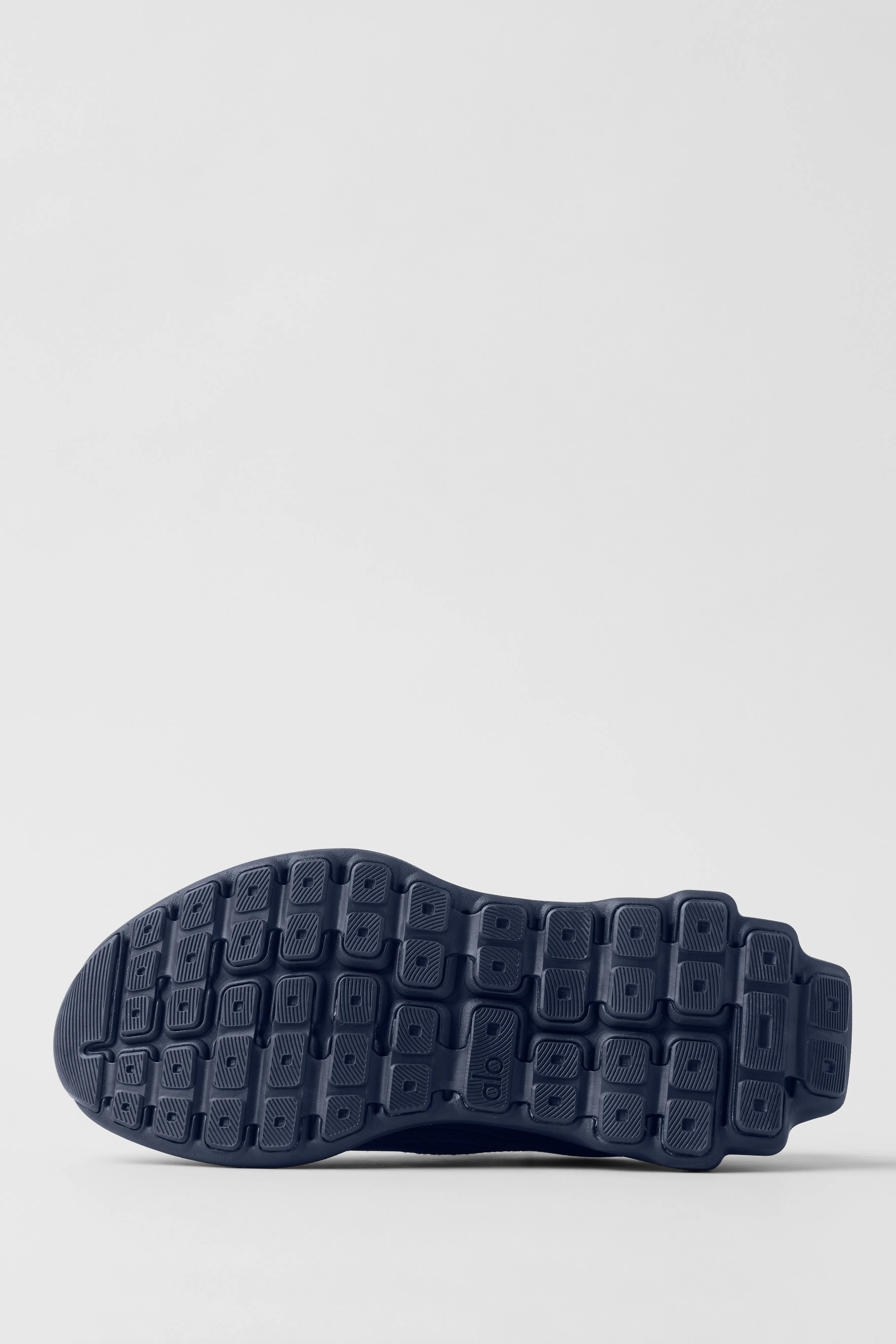 ALO Runner - Navy sold by Alo Yoga product image thumbnail 4