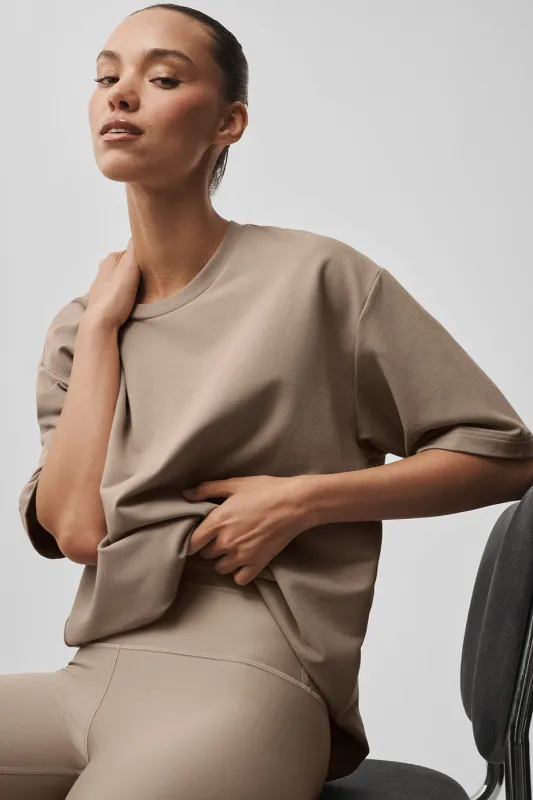 Double Take Short Sleeve - Gravel made by Alo Yoga
