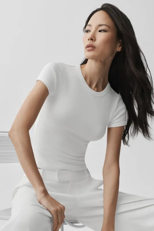 Timeless Tee - White made by Alo Yoga