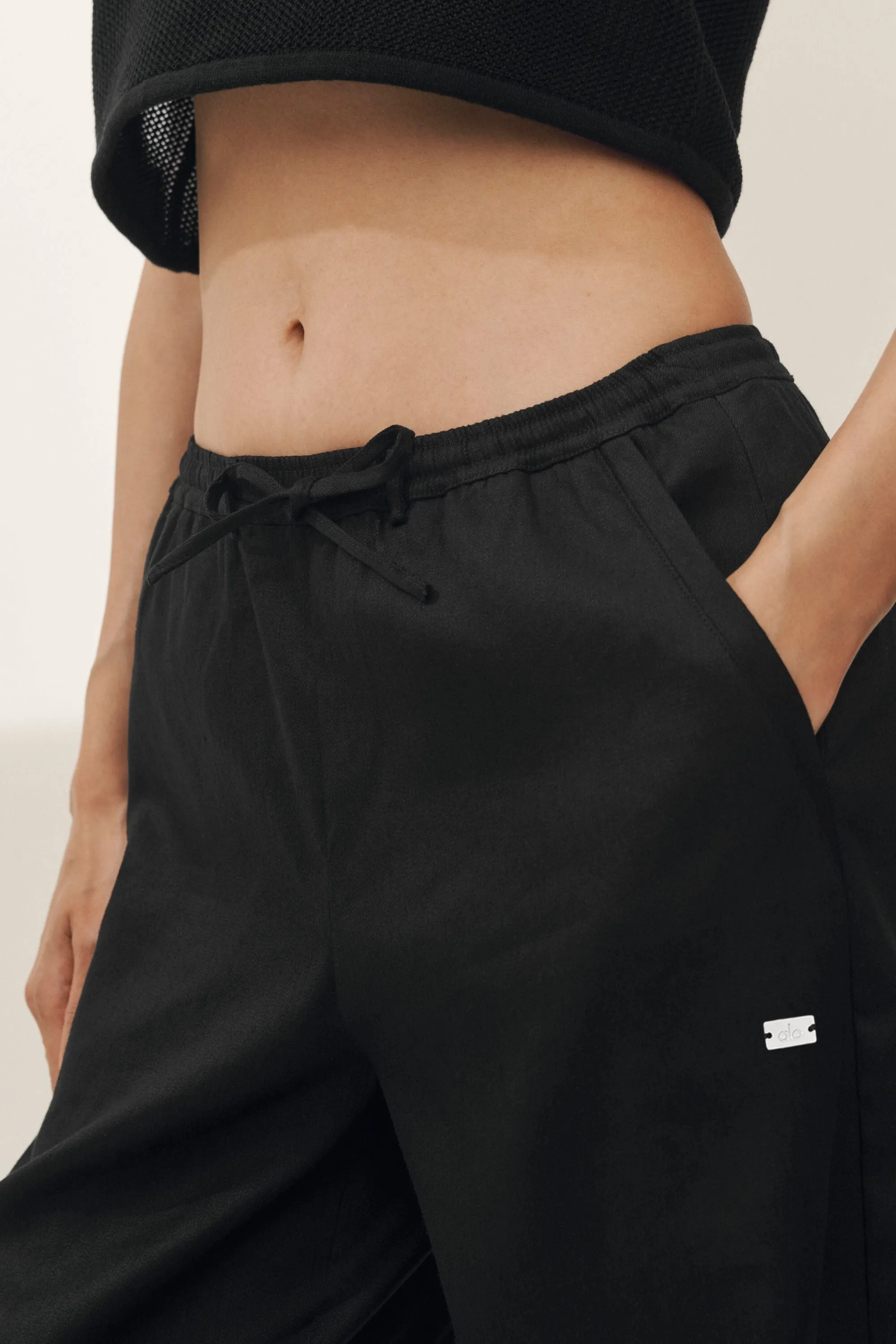 Linen Blend Riviera Wide Leg Pant - Black sold by Alo Yoga product image thumbnail 3
