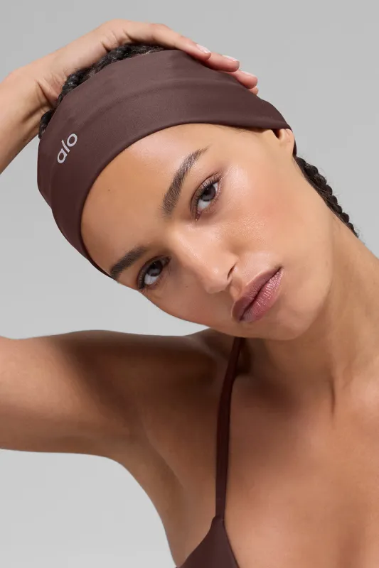 Airlift Headband - Brownstone made by Alo Yoga