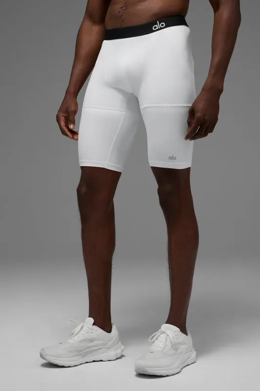 9" Flight Compression Short - White made by Alo Yoga