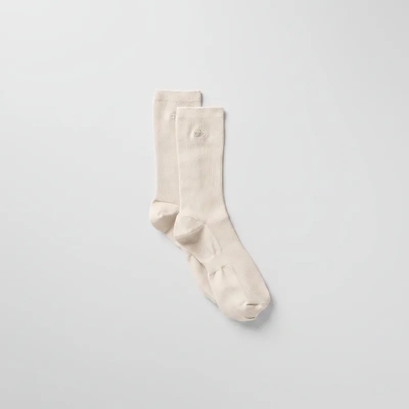 Unisex Half-Crew Understated Sock - Bone made by Alo Yoga