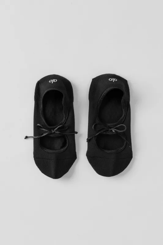 Ballet Grip Sock - Black made by Alo Yoga