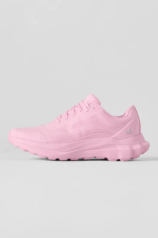 ALO Runner (Unisex) - Pink Marshmallow made by Alo Yoga