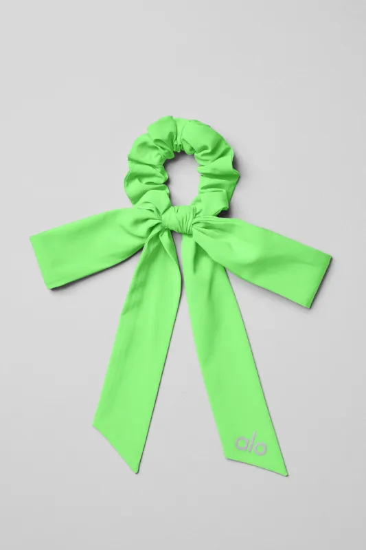 Love Knots Tie Scrunchie - Green Glow sold by Alo Yoga