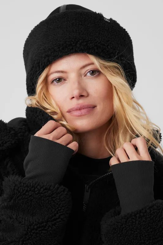Winterfun Zhivago Hat - Black made by Alo Yoga
