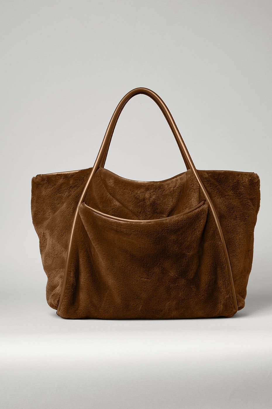 【ALO Yoga】FAUX FUR TOTE BAG ブラック 海外限定 A0417U_01_b1_a4_m89_750x.jpg?v
